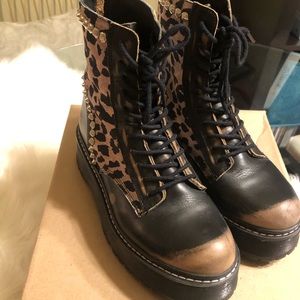 Lightly Worn! Steve Madden Activated Lace-Up Boot!